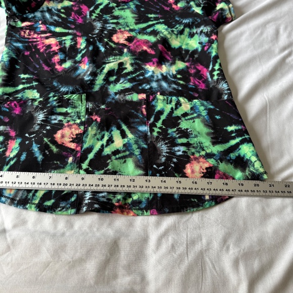 Scrubstar Women's Short‎ Sleeve V-Neck Scrub Top Abstract Tie-Dye Multicolor S - Picture 10 of 11